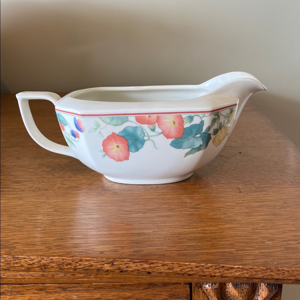 Mikasa Spring Sonata gravy boat, produced from 1992-1994